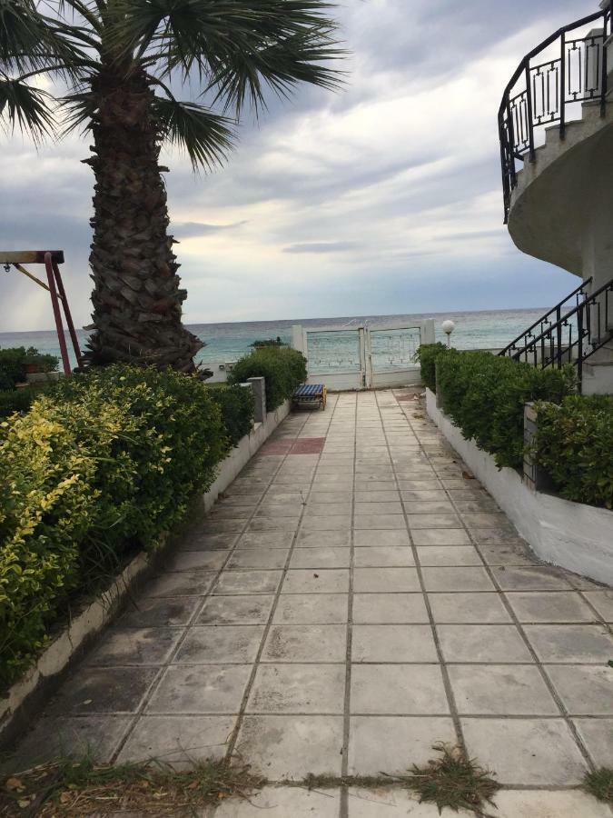 Seafront Maisonette In Fourka Exteriör bild